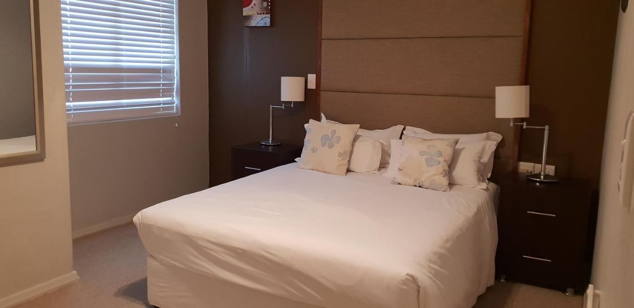 ลากูน บีช โฮเต็ล อพาร์ตเมนต์ Aparthotel เคปทาวน์ ภายนอก รูปภาพ