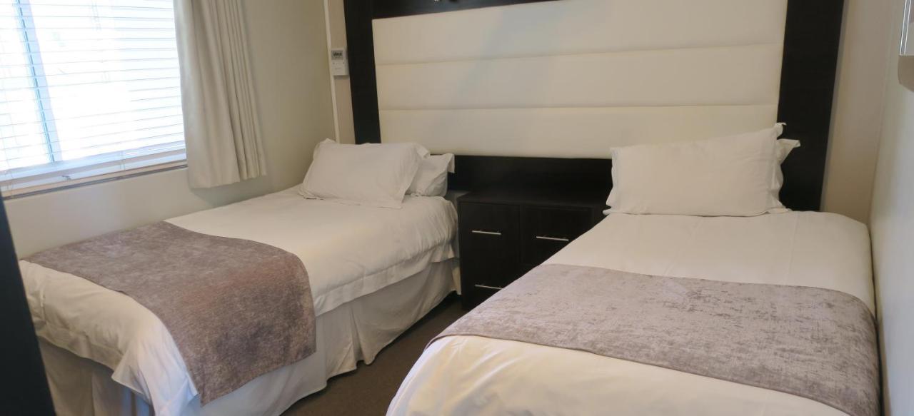 ลากูน บีช โฮเต็ล อพาร์ตเมนต์ Aparthotel เคปทาวน์ ภายนอก รูปภาพ